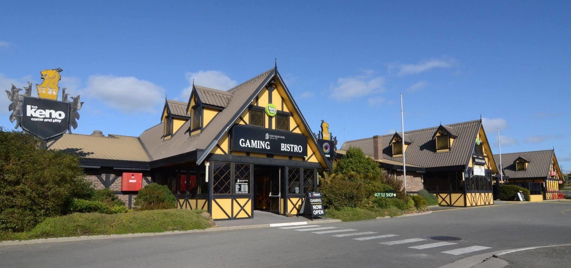 Olde Tudor Hotel Launceston Exterior photo